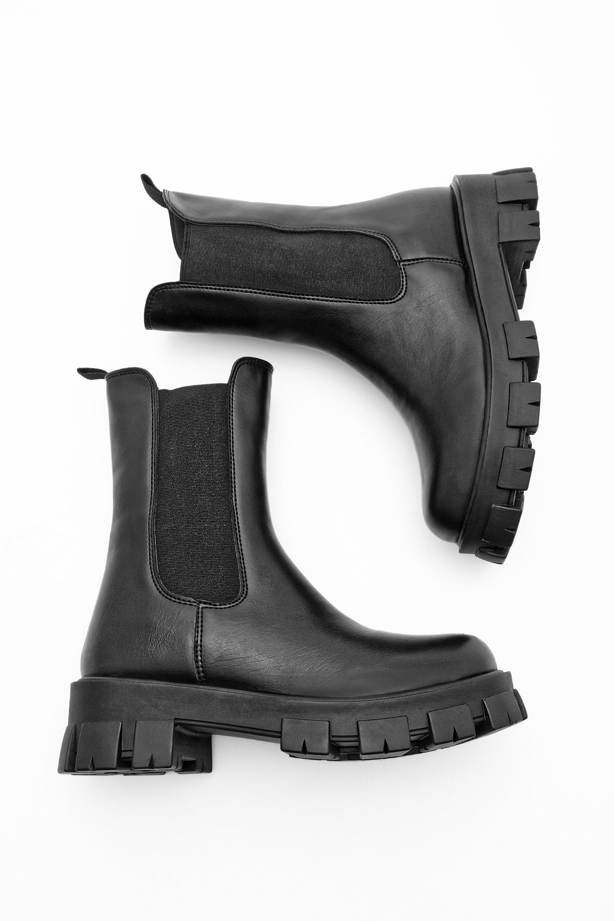 Kadın Lastikli Günlük Bot  Kalın Tırtıklı Taban Eslona Siyah